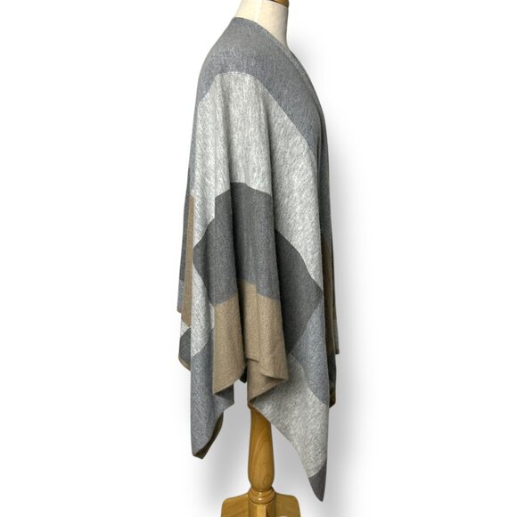 J. McLaughlin Color Block Wrap Poncho Shawl Gray Tan Angora Wool Blend Sz OS - Picture 5 of 7